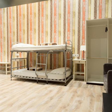 Ant Hostel Барселона Екстериор снимка