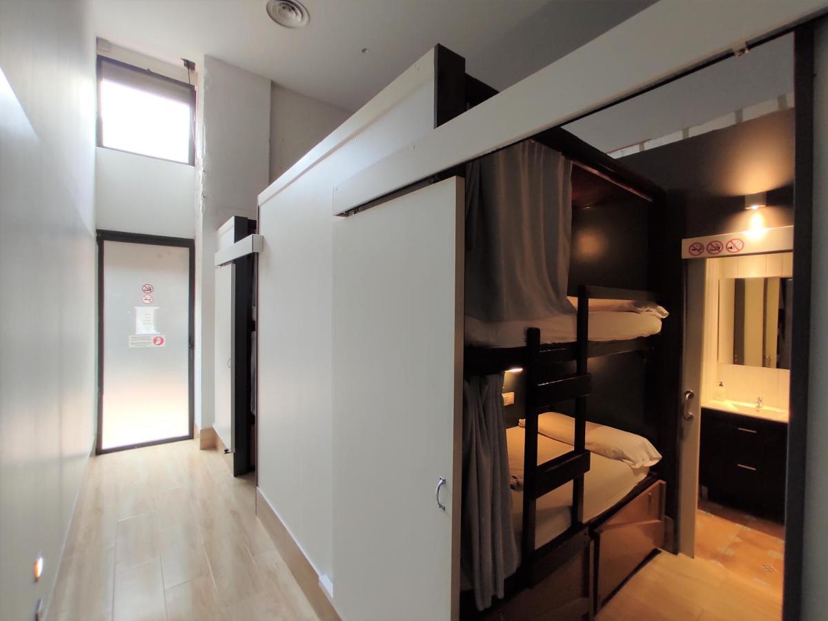 Ant Hostel Барселона Екстериор снимка