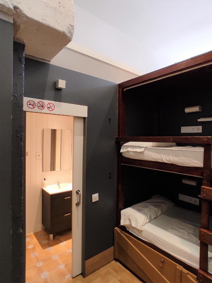 Ant Hostel Барселона Екстериор снимка