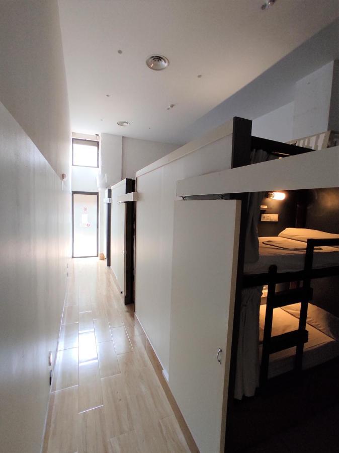 Ant Hostel Барселона Екстериор снимка