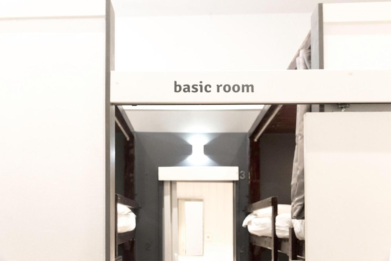 Ant Hostel Барселона Екстериор снимка