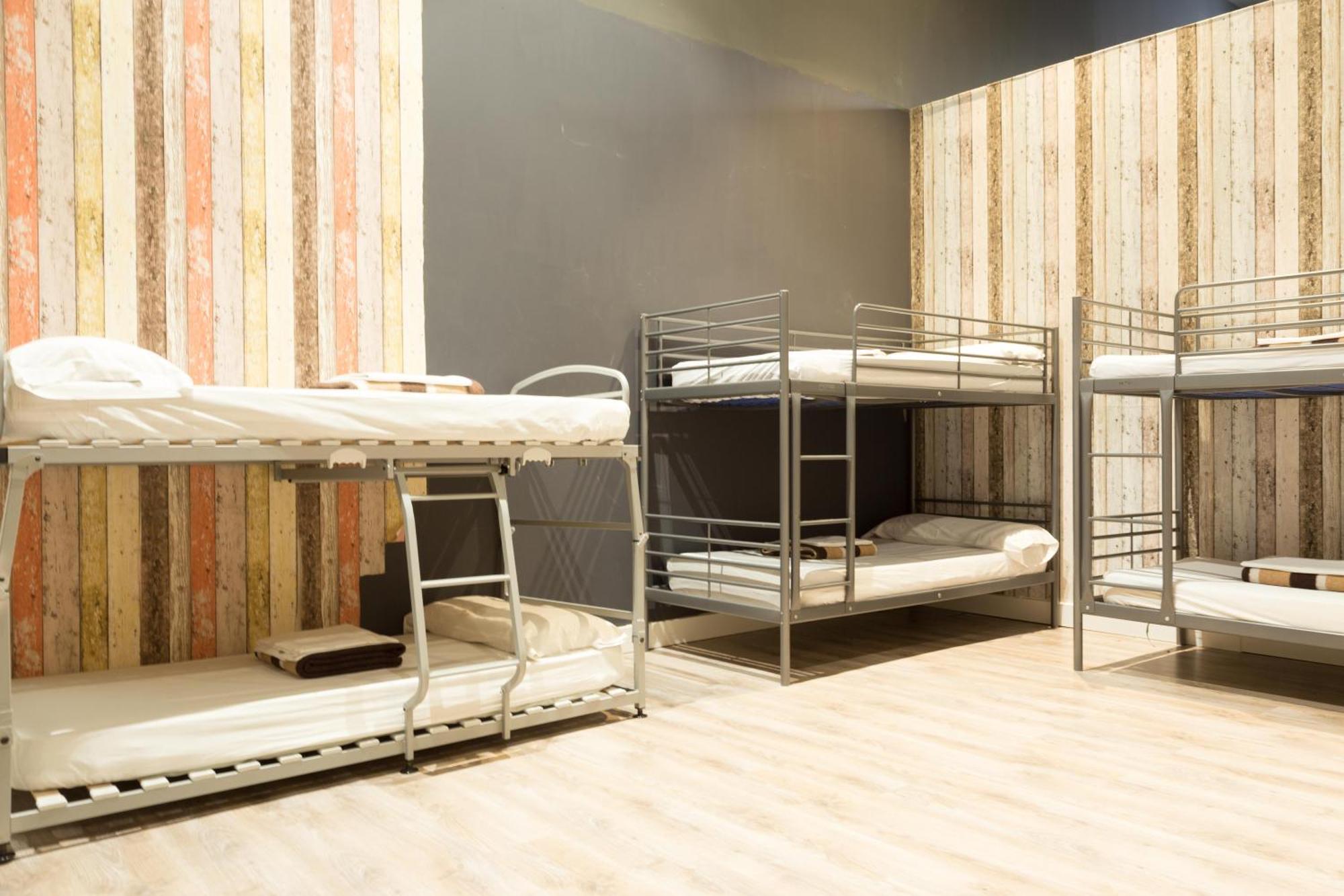 Ant Hostel Барселона Екстериор снимка