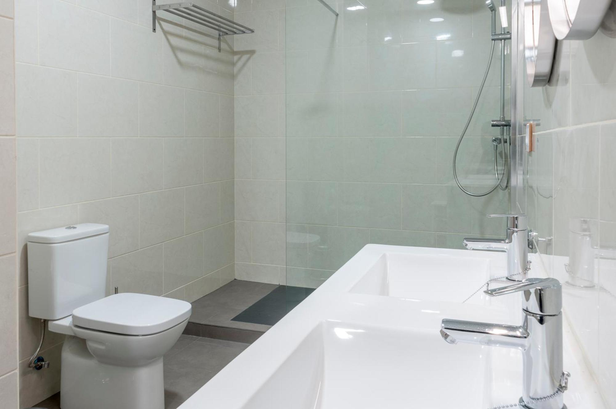 Ant Hostel Барселона Екстериор снимка
