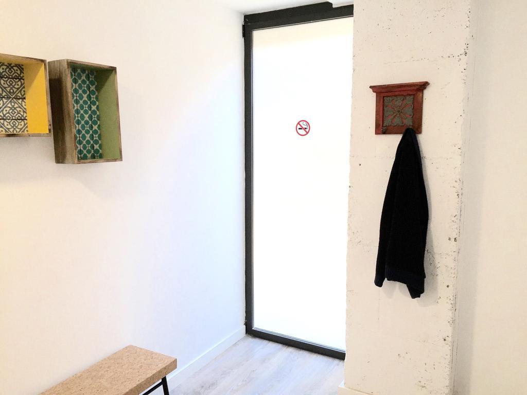 Ant Hostel Барселона Екстериор снимка