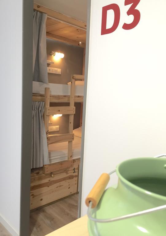 Ant Hostel Барселона Екстериор снимка