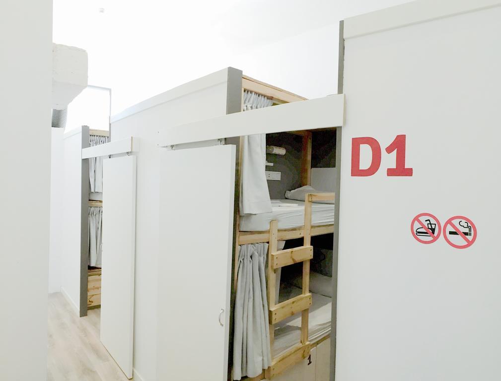 Ant Hostel Барселона Екстериор снимка