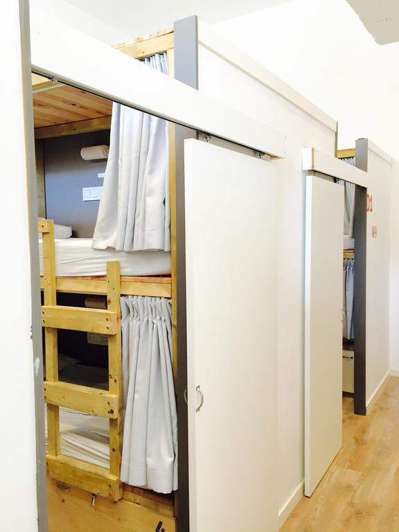 Ant Hostel Барселона Екстериор снимка
